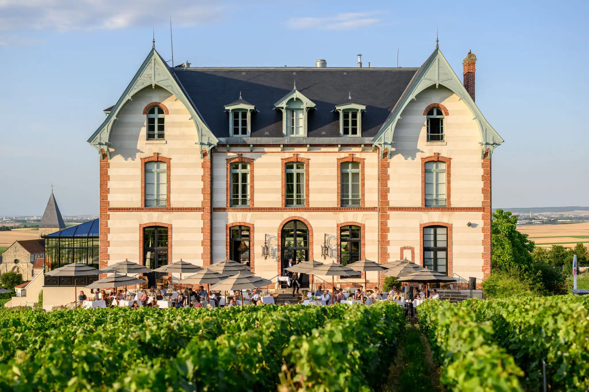 Michel Reybier assumes management of Château de Sacy